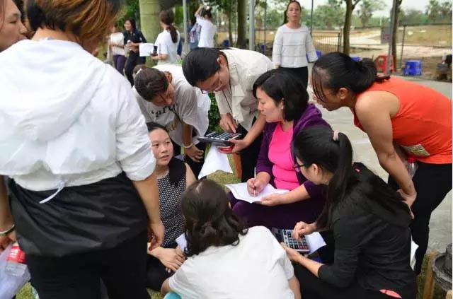 口哨發(fā)令、旗幟落下，比賽的完美呈現(xiàn)，離不開裁判員的辛苦付出，低調(diào)是他們的代名詞