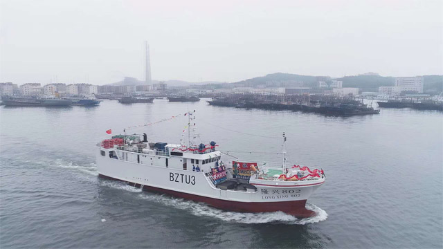 我國(guó)自主建造的首批兩艘大洋性玻璃鋼超低溫金槍魚延繩釣船隆興801和隆興802順利啟航，對(duì)于我國(guó)的玻璃鋼漁船產(chǎn)業(yè)化進(jìn)程具有里程碑式的重要而深遠(yuǎn)的意義。廣東博皓提供玻璃鋼船艇選材解決方案。
