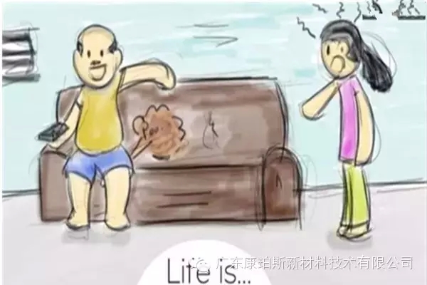 人生就是。。。 妻子已經(jīng)發(fā)火，你卻肆無忌憚地放屁“排毒氣”